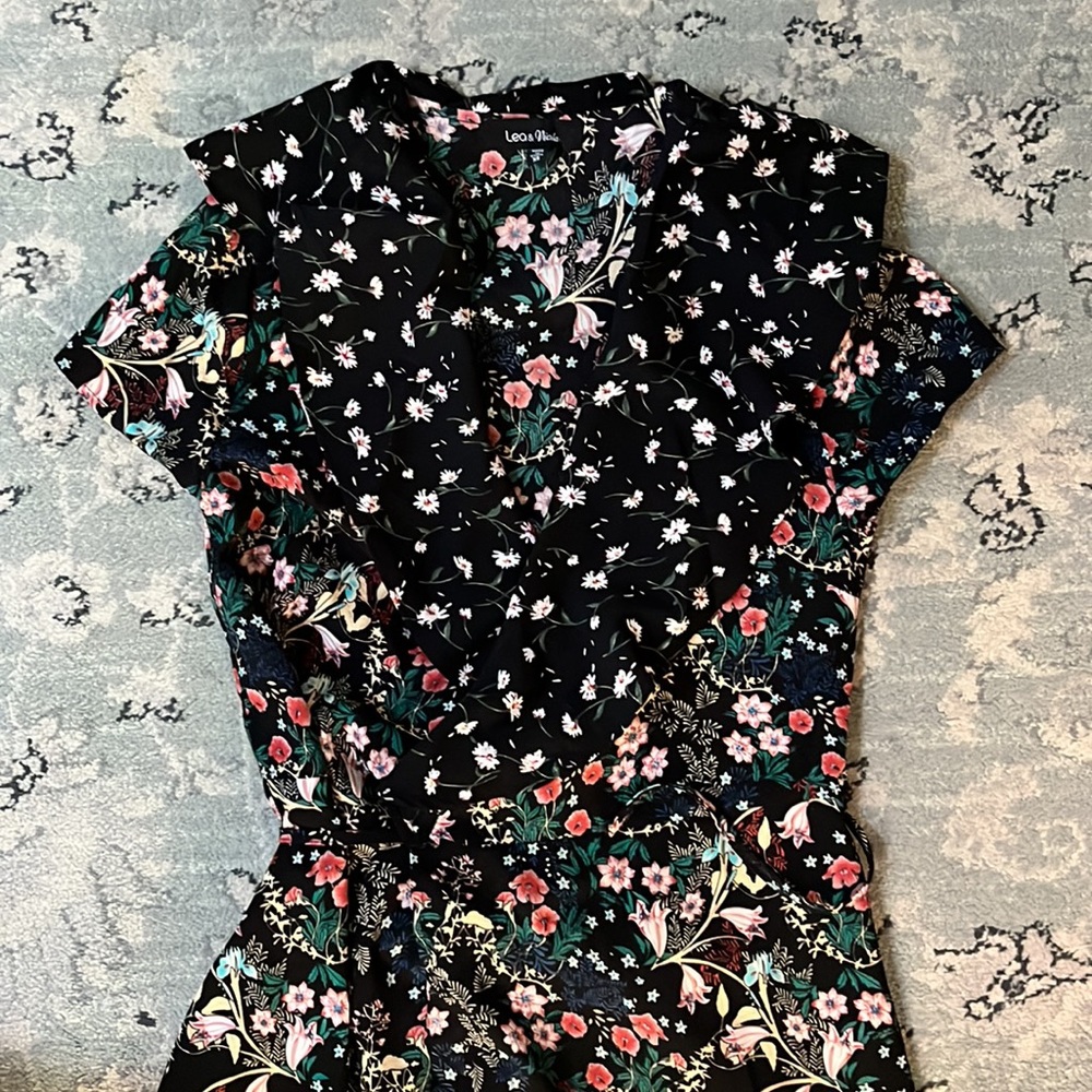 Bloomingdales - Beautiful summer wrap dress- XS